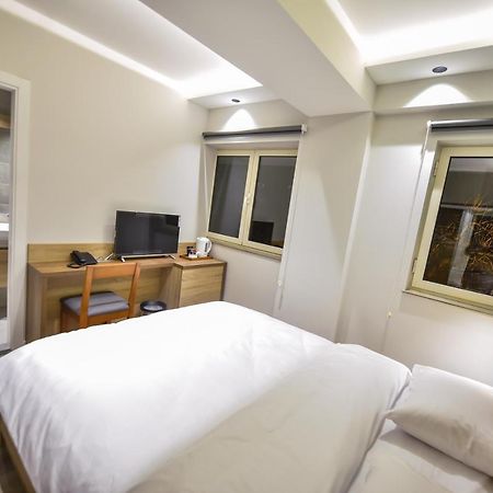 Baron Boutique Hotel Ереван Экстерьер фото