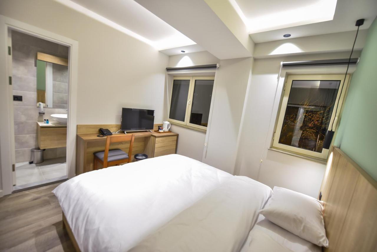 Baron Boutique Hotel Ереван Экстерьер фото